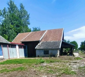 Dom w Samocicach z działka 18,49 ara