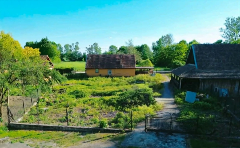 Dom w Samocicach z działka 18,49 ara
