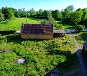 Dom w Samocicach z działka 18,49 ara