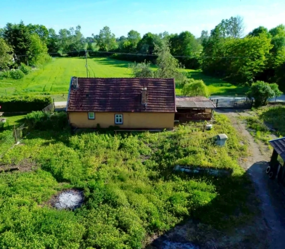 Dom w Samocicach z działka 18,49 ara