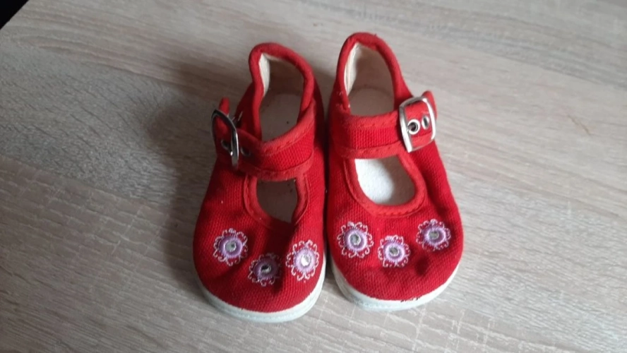 Pantofelki/buty dziewczęce 19
