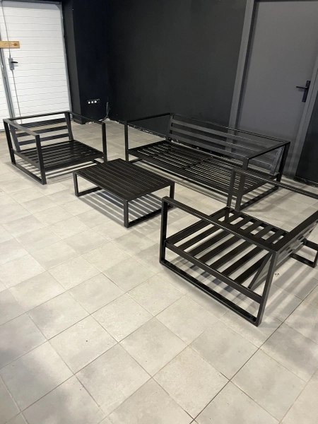Nowoczesny zestaw mebli ogrodowych / tarasowych – styl loft 