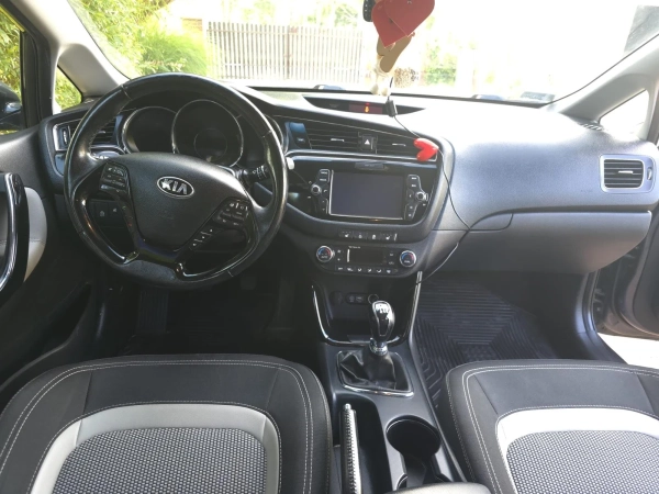 Sprzedam samochód kia cee'd 1,6 kombi wersja business line z 2016 roku  . Bogate wyposażenie.  W bardzo dobrym stanie.
