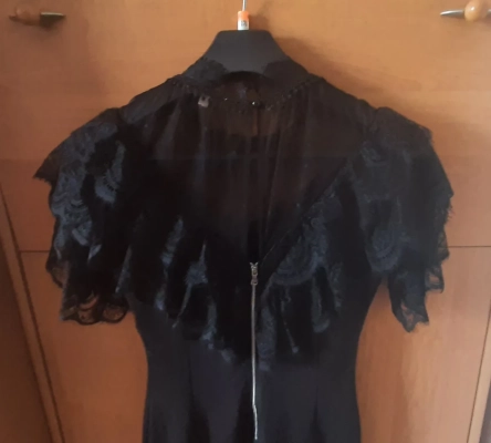 Elegancka sukienka damska mała czarna krótki rękaw 36/38 Soky&Soka