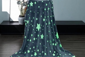 MIĘKKI KOC PLED NARZUTA NA ŁÓŻKO ŚWIECĄCY 150x180 Duży KOCYK Neon HIT