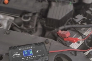 PROSTOWNIK AUTOMATYCZNY DO AKUMULATORA 12V LUB 24V