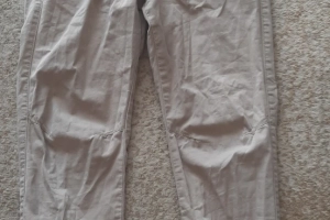 Spodnie chłopięce joggery jasnobrązowe 134 H&M