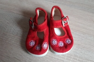 Pantofelki/buty dziewczęce 19