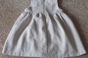 Sukienka krótka na szelkach beżowa 80 Cool Club