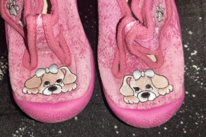 Buty na rzepy#pantofle dziewczęce 25