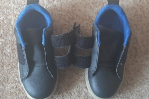 Buty chłopięce adidasy sportowe rzepa świecące granatowe Sonic 26 H&M