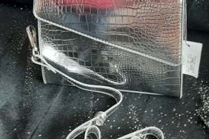 Elegancka torebka damska srebrna Kappahl