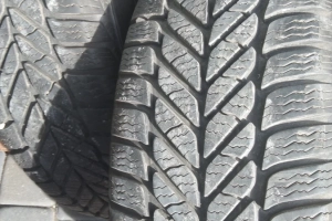 Komplet kół 205/65/15 na zdjęciach 