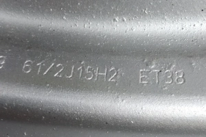 Komplet kół 205/65/15 na zdjęciach 